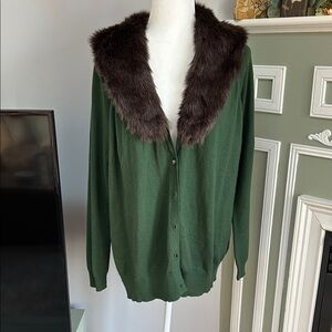 Jones New York Forest Green Sweater with Removable Decorative  Collar